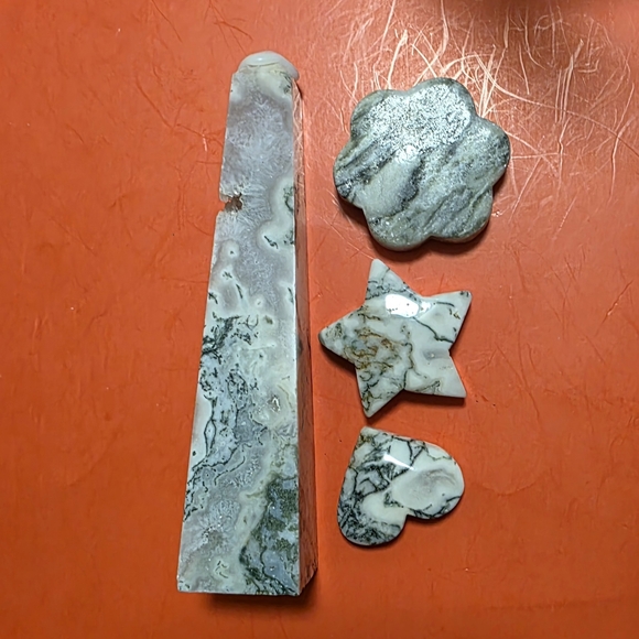 Assorted Crystal Collection - Picture 2 of 4